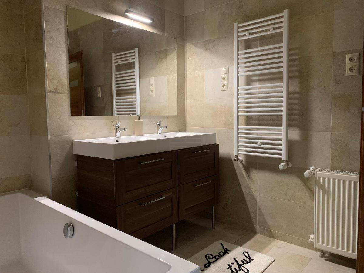 A Vendeghaz Hotel มิชโคลซ์ ภายนอก รูปภาพ