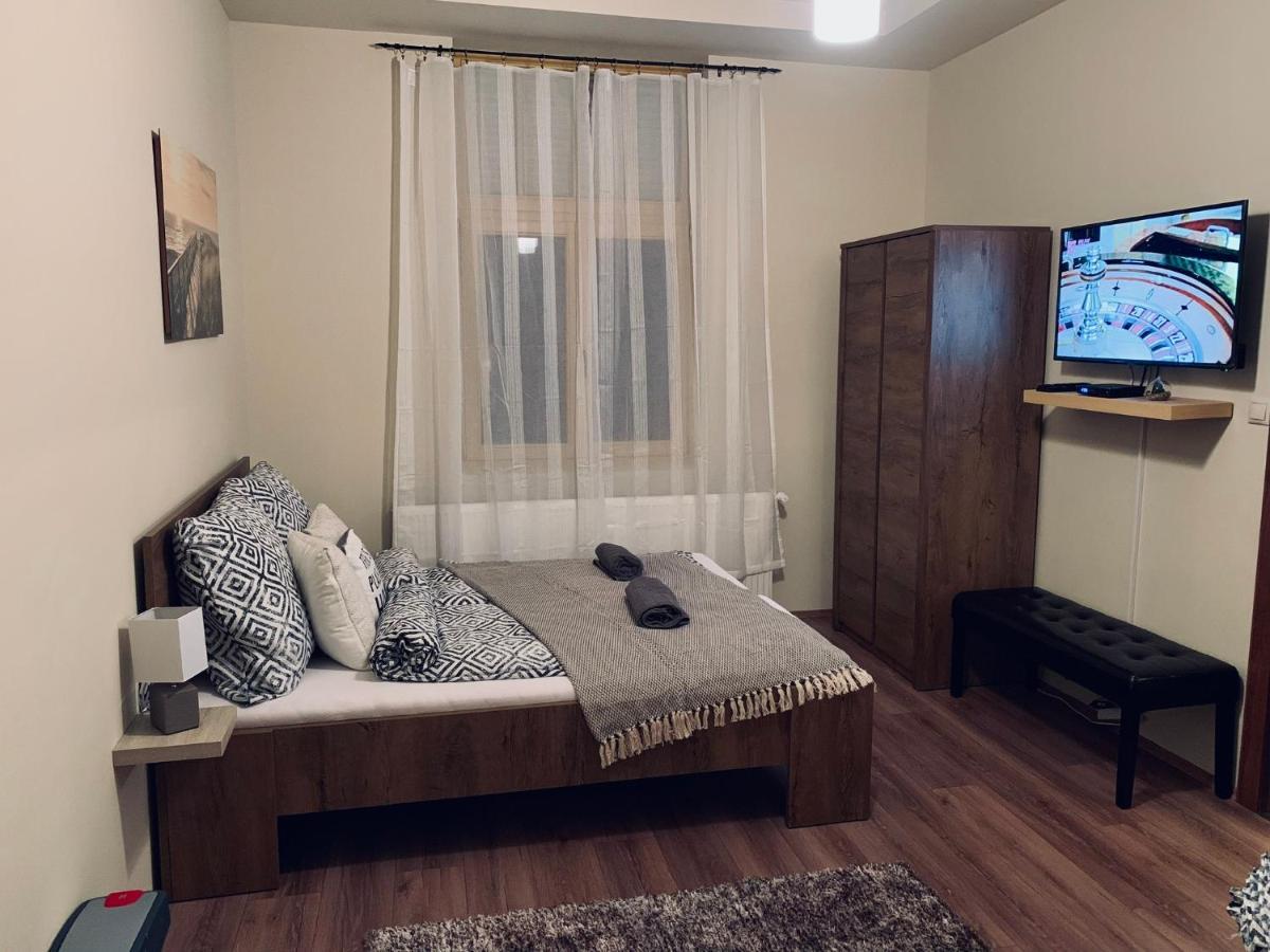 A Vendeghaz Hotel มิชโคลซ์ ภายนอก รูปภาพ