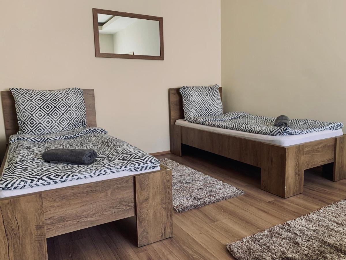 A Vendeghaz Hotel มิชโคลซ์ ภายนอก รูปภาพ